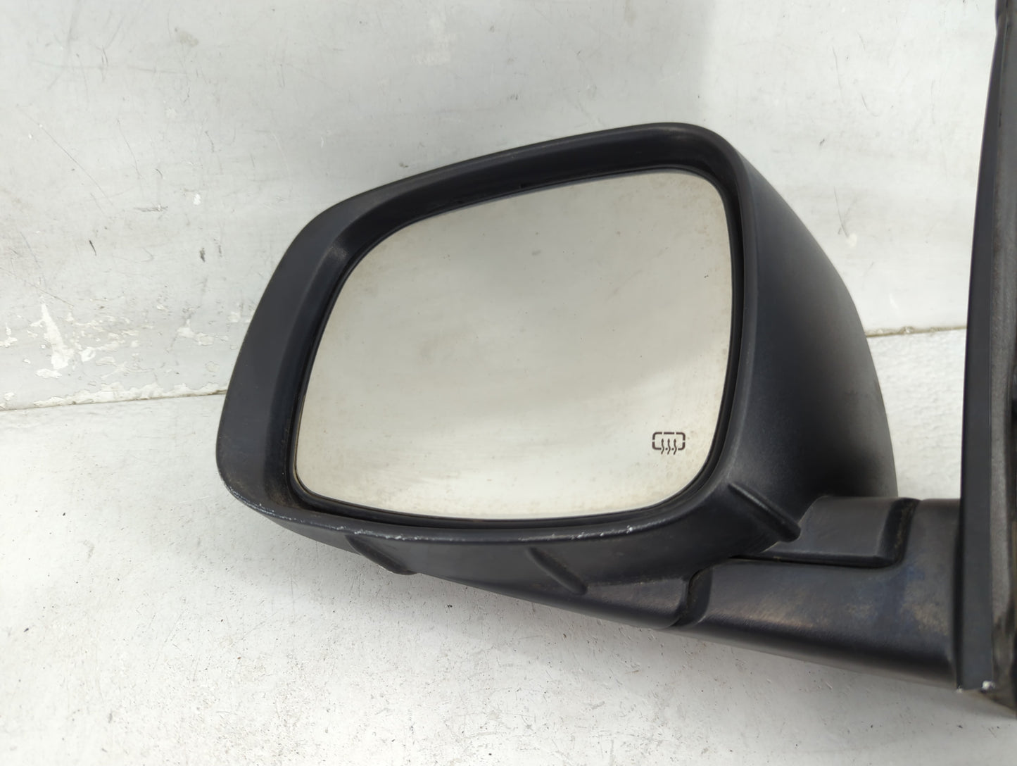 2015 Chrysler Town and Country Driver Side View Mirror - Left Door Mirror OEM Used - Oemusedautoparts1.com