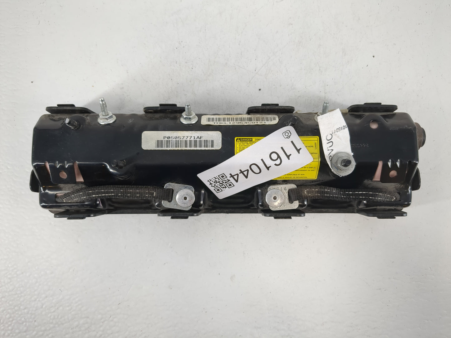 2014-2016 Chrysler Town & Country Air Bag Driver Left Knee OEM P/N:P05057771AF Fits Fits 2014 2015 2016 2017 2018 OEM Used A