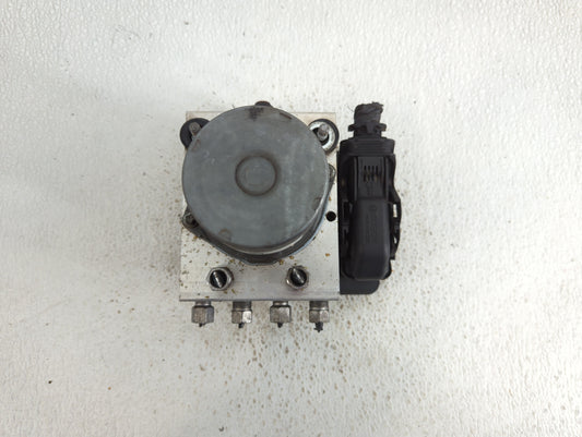 2015-2016 Chrysler Town & Country ABS Pump Control Module Replacement P/N:P68183803AC Fits Fits 2015 2016 2017 2018 2019 2020 OEM Used Auto Parts