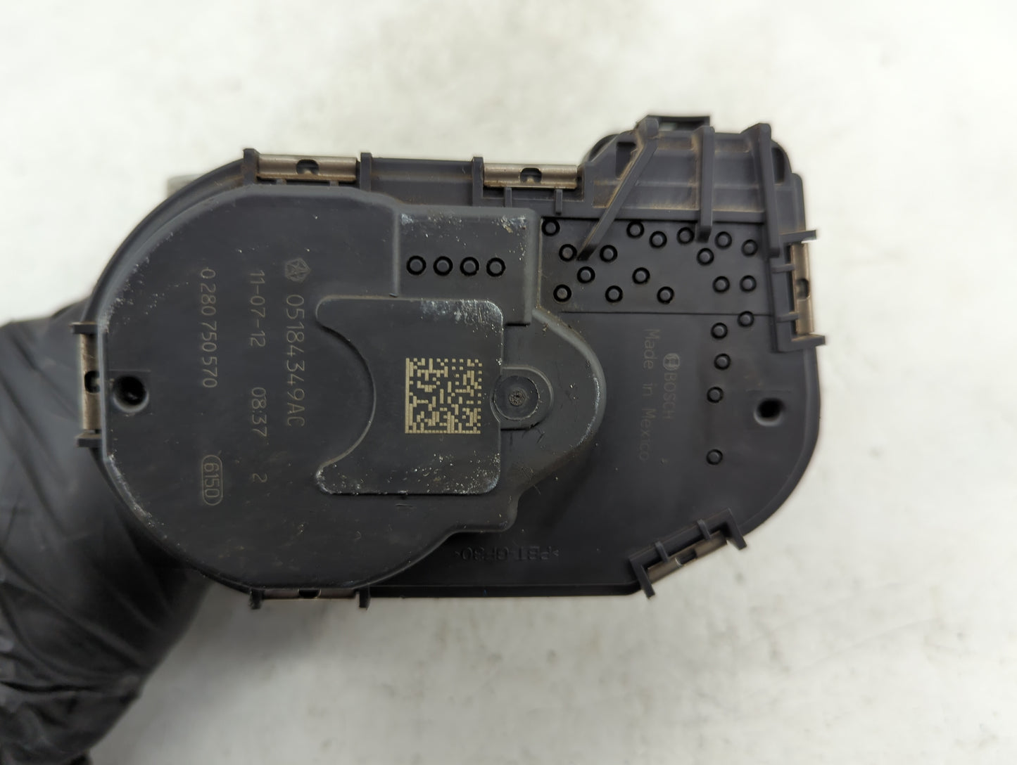 2011-2016 Chrysler Town & Country Throttle Body P/N:0 280 750 570 05184349AC Fits OEM Used Auto Parts - Oemusedautoparts1.co