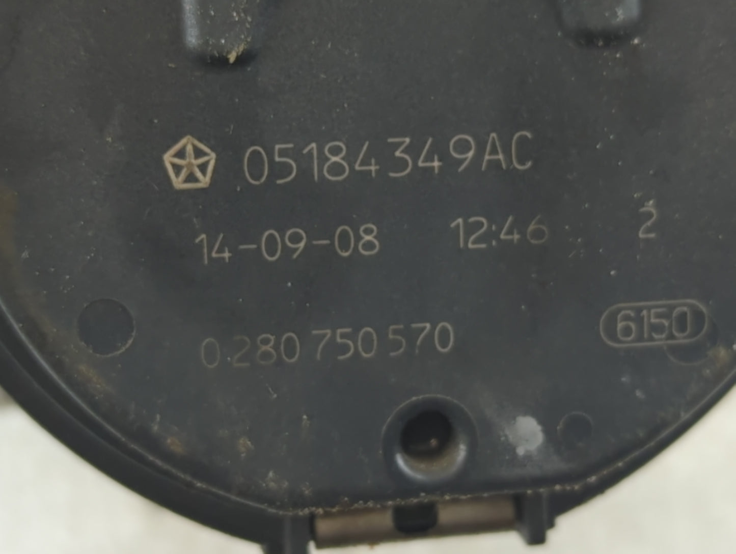 2011-2016 Chrysler Town & Country Throttle Body P/N:05184 349AC Fits OEM Used Auto Parts - Oemusedautoparts1.com