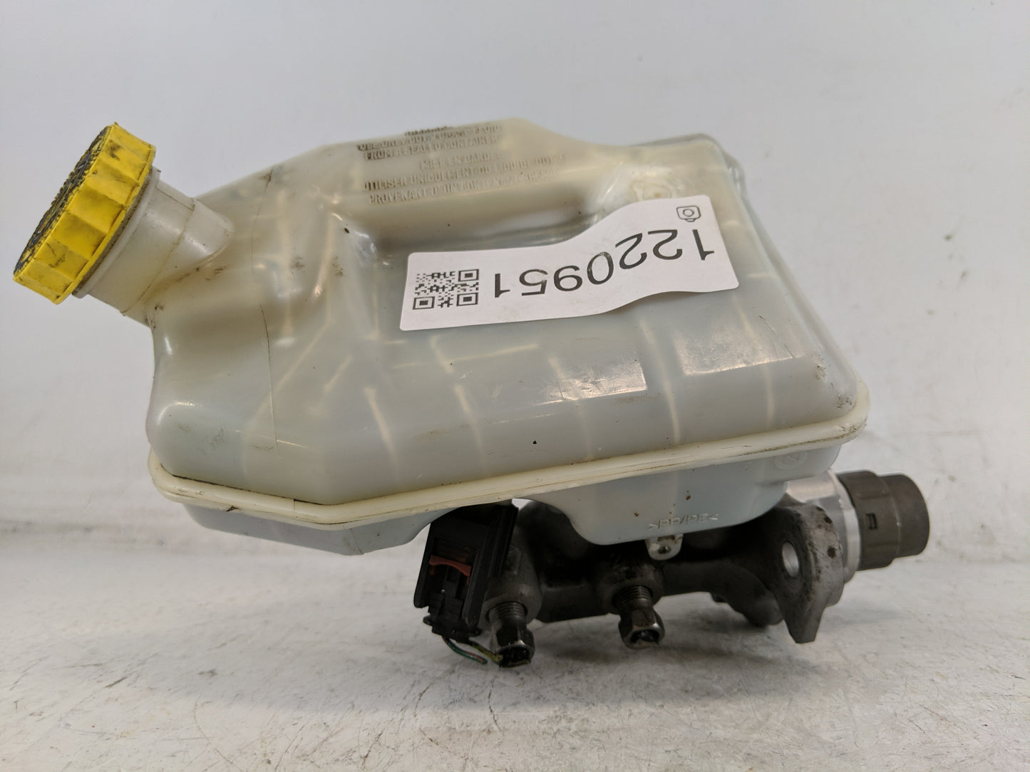 Dodge Caravan Brake Master Cylinder - Oemusedautoparts1.com