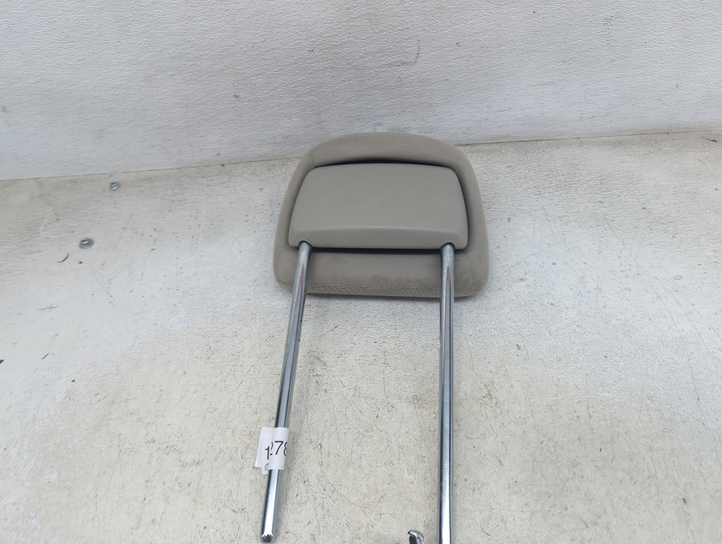 2015 Dodge Caravan Headrest Head Rest Front Driver Passenger Seat Fits OEM Used Auto Parts - Oemusedautoparts1.com