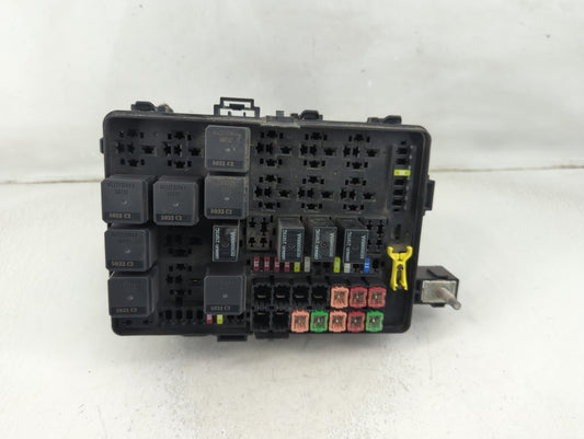 2015-2016 Dodge Charger Fusebox Fuse Box Panel Relay Module P/N:7171-4656-30 CA1T-14290-AK, BT4T-14A003-AA Fits Fits 2015 2016 OEM Used Auto Parts