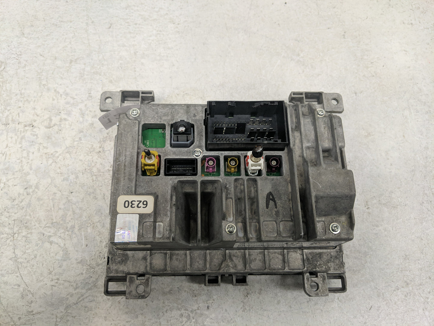 2015 Dodge Charger Radio AM FM Cd Player Receiver Replacement P/N:04110-17-09014 Fits OEM Used Auto Parts - Oemusedautoparts
