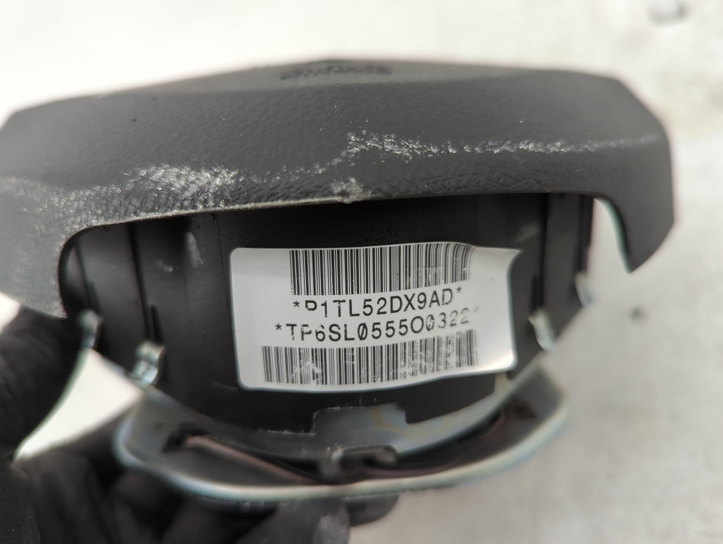 2013-2016 Dodge Dart Air Bag Driver Left Steering Wheel Mounted P/N:P1TL52DX9AD Fits Fits 2013 2014 2015 2016 OEM Used Auto