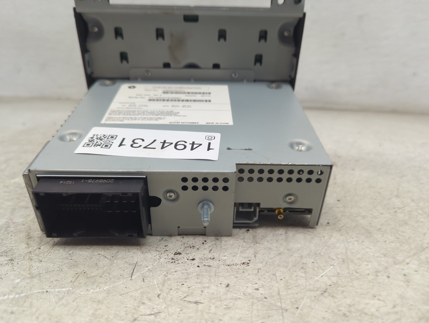 2015-2016 Dodge Dart Radio AM FM Cd Player Receiver Replacement P/N:04692355AH Fits Fits 2015 2016 OEM Used Auto Parts - Oem