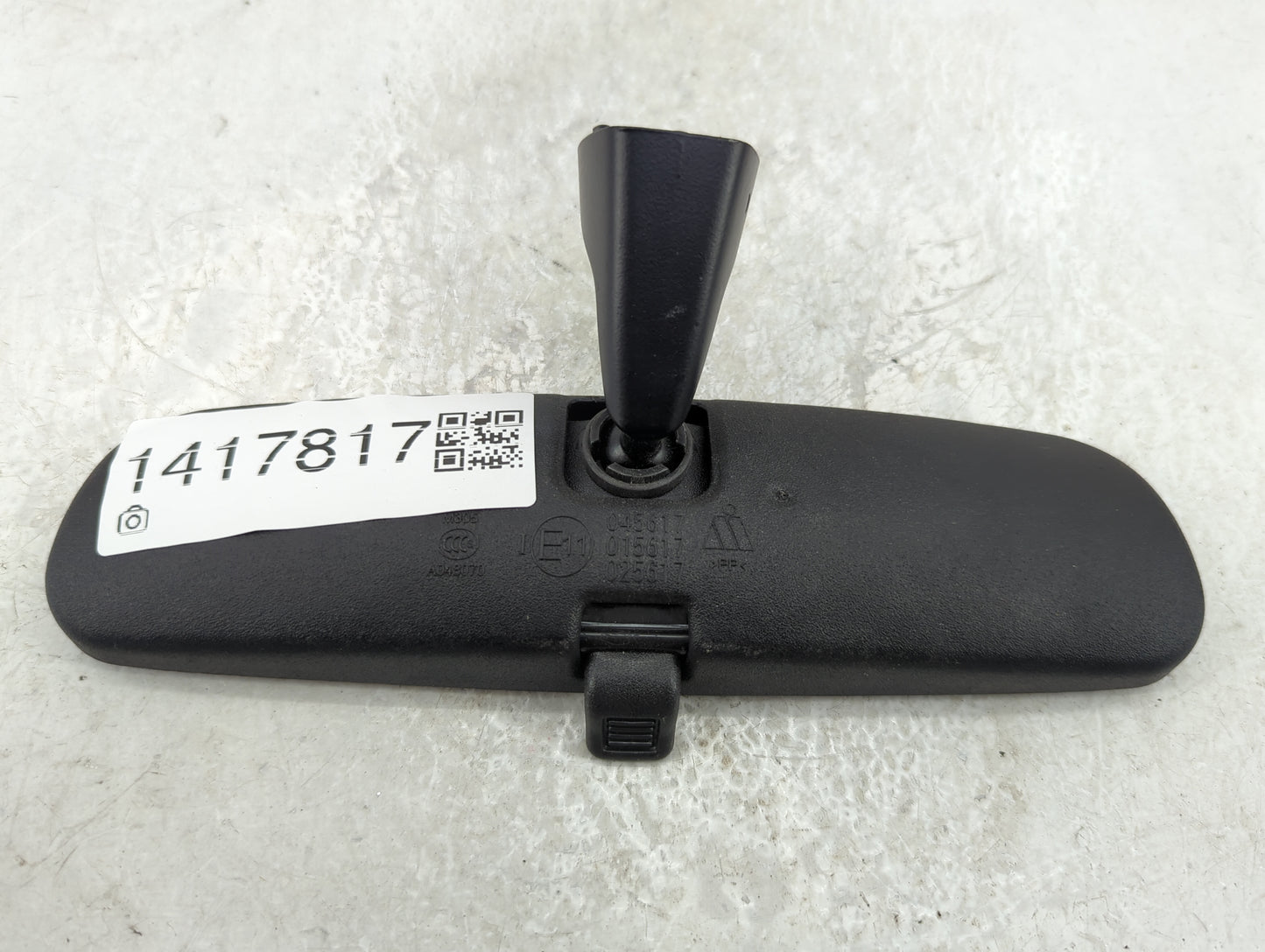 2015 Dodge Journey Interior Rear View Mirror Replacement OEM P/N:E11028018 Fits OEM Used Auto Parts - Oemusedautoparts1.com