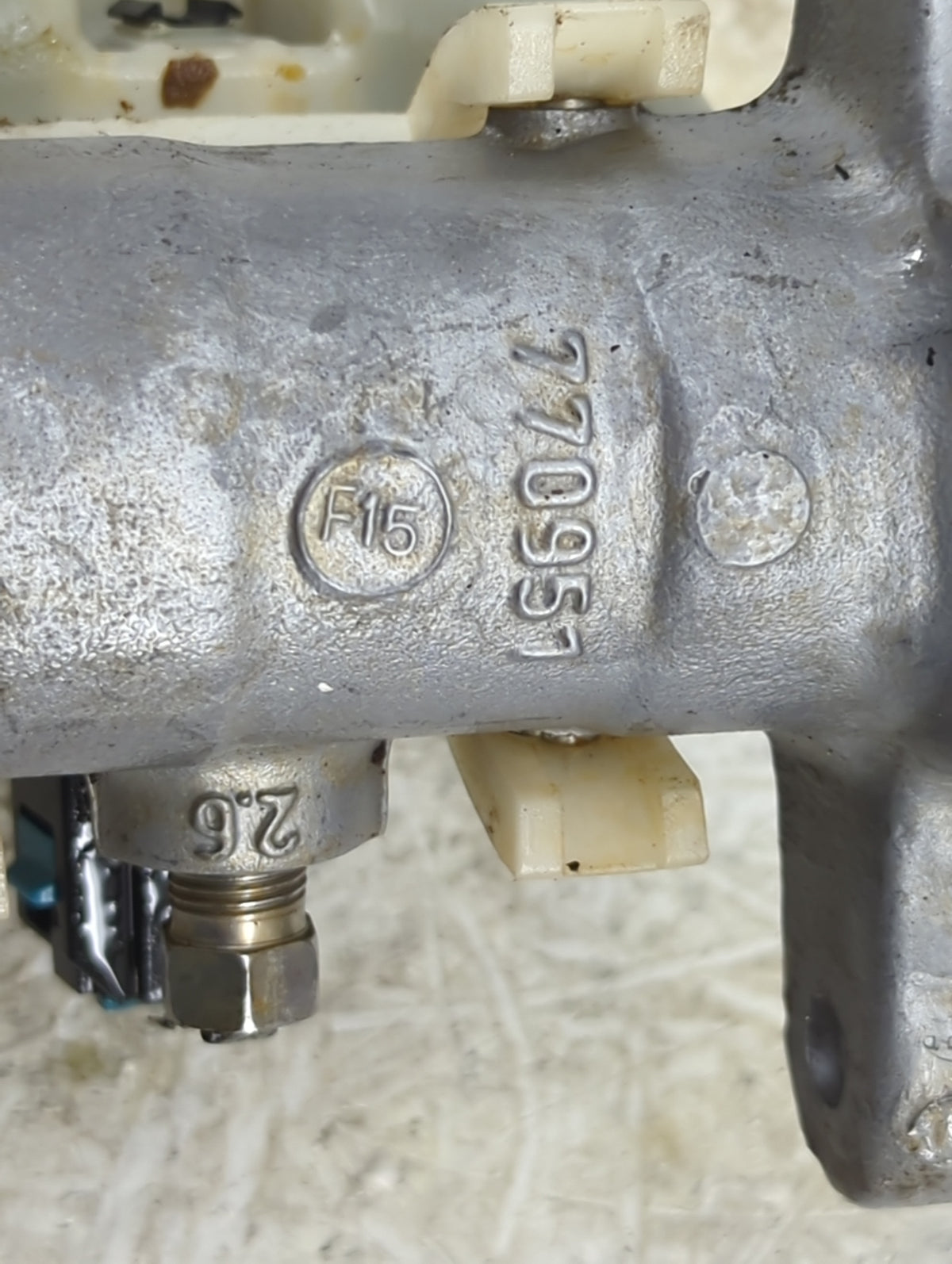 2015 Dodge Journey Brake Master Cylinder 1496748 - Oemusedautoparts1.com