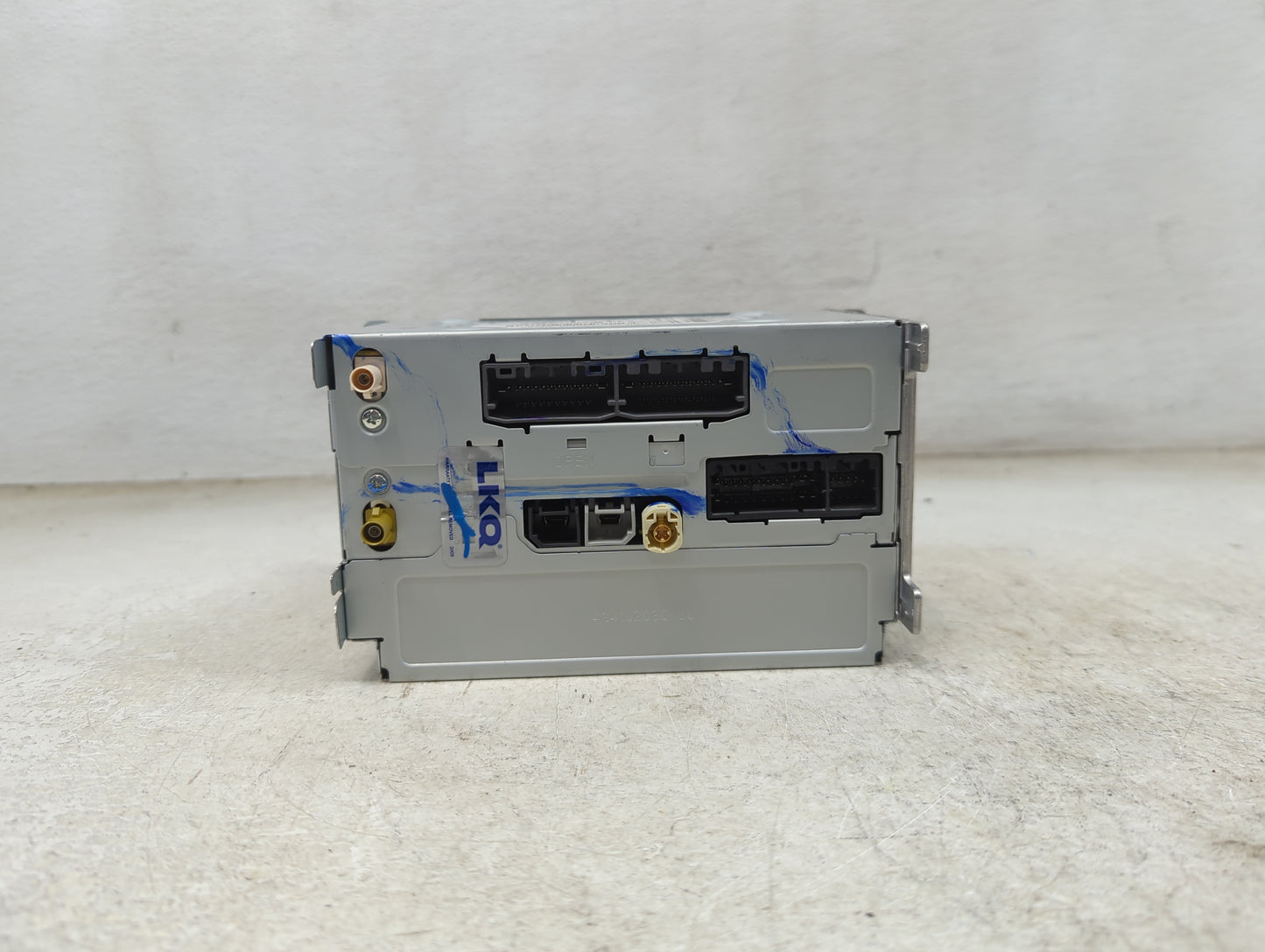 2015 Dodge Journey Radio AM FM Cd Player Receiver Replacement P/N:P68240130AA CQ-UC004E2GXB Fits OEM Used Auto Parts - Oemus
