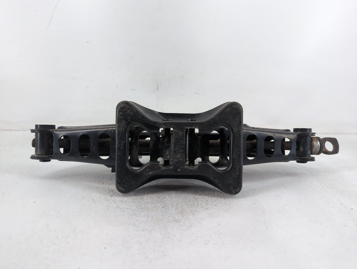 2015 Dodge Journey Spare Scissor Car Jack 683692 - Oemusedautoparts1.com