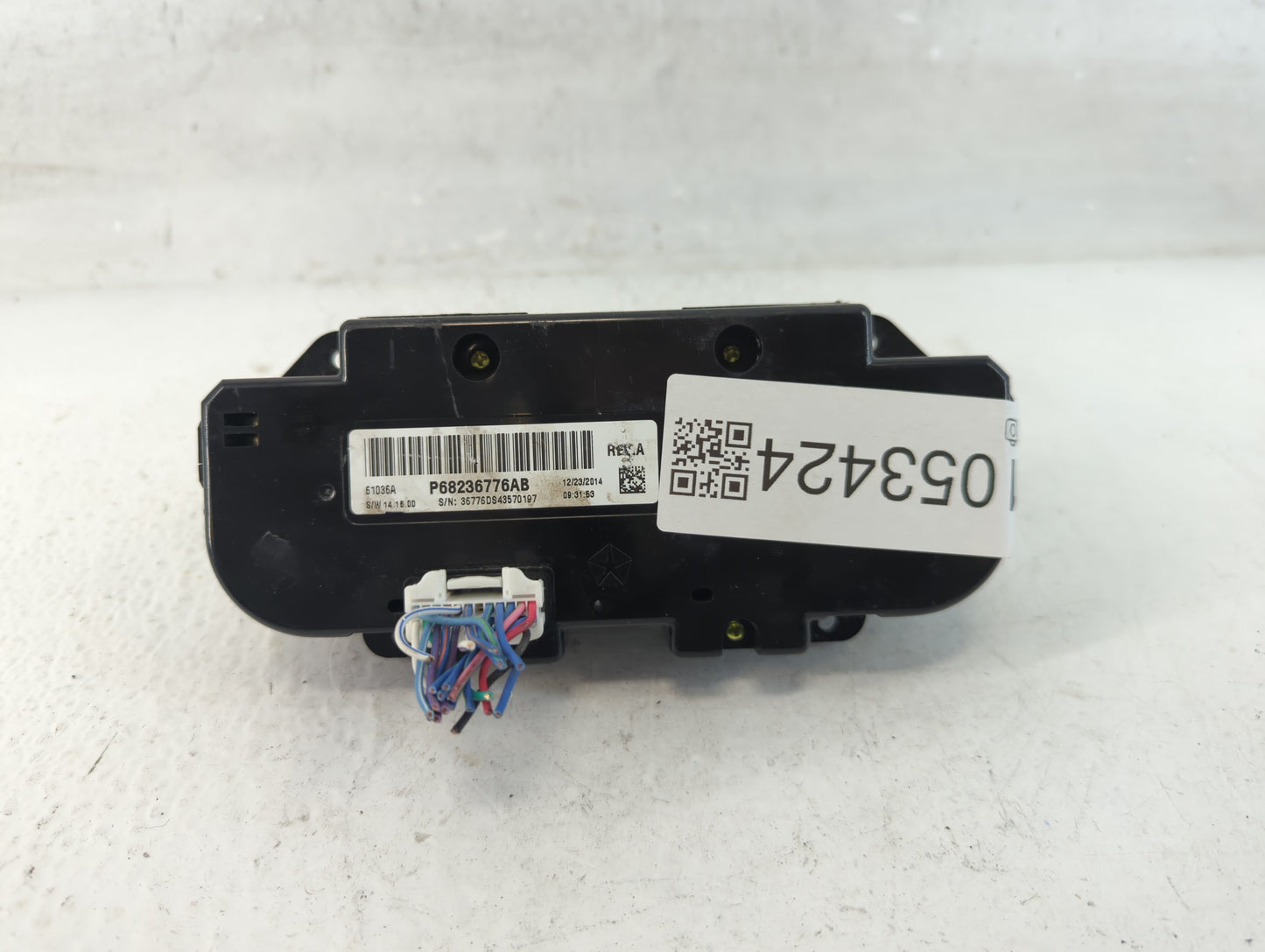 2015 Dodge Ram 1500 Climate Control Module Temperature AC/Heater Replacement P/N:P68236776AB Fits OEM Used Auto Parts - Oemu