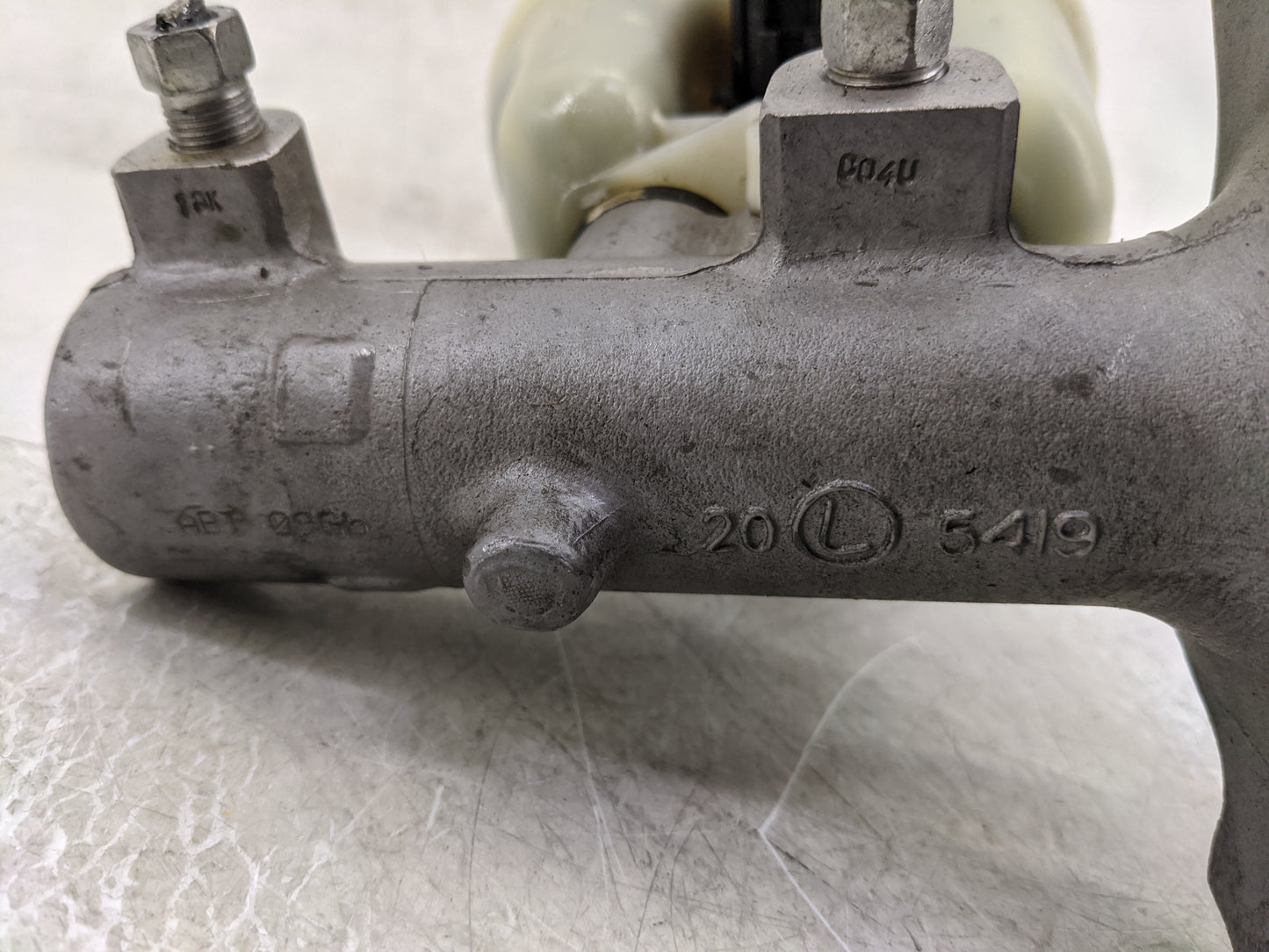 2007-2008 Dodge Ram 1500 Brake Master Cylinder - Oemusedautoparts1.com