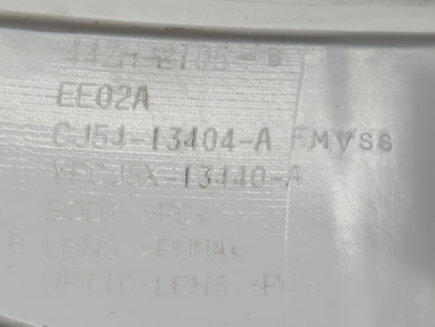 2013-2016 Ford Escape Tail Light Assembly Passenger Right OEM P/N:CJ54-13404-A Fits Fits 2013 2014 2015 2016 OEM Used Auto P