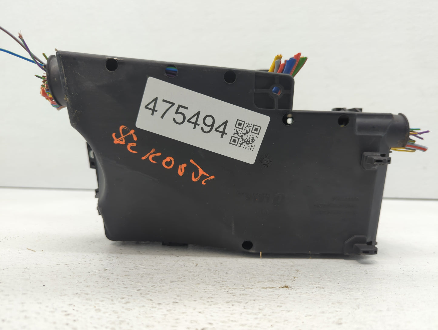 2013-2016 Ford Escape Fusebox Fuse Box Panel Relay Module P/N:AV6T-14A067-AC AV6T-14A067-AB Fits Fits 2013 2014 2015 2016 OE