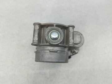 2013-2022 Ford Escape Throttle Body P/N:DS7E-9F991-AF Fits Fits 2013 2014 2015 2016 2017 2018 2019 2020 2021 2022 OEM Used Auto Parts