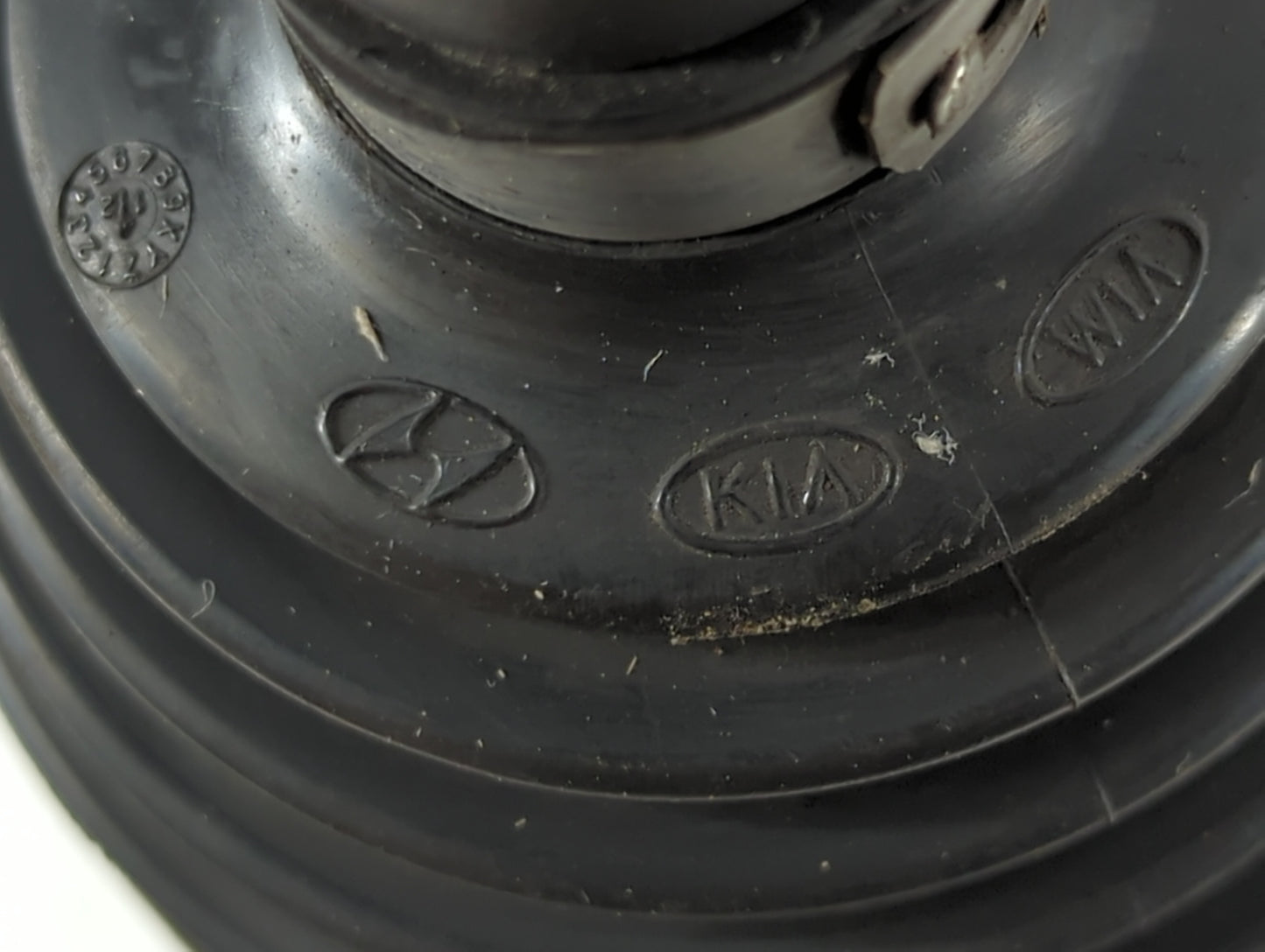 2013-2019 Ford Escape Axle Shaft Front Driver Cv C/v - Oemusedautoparts1.com