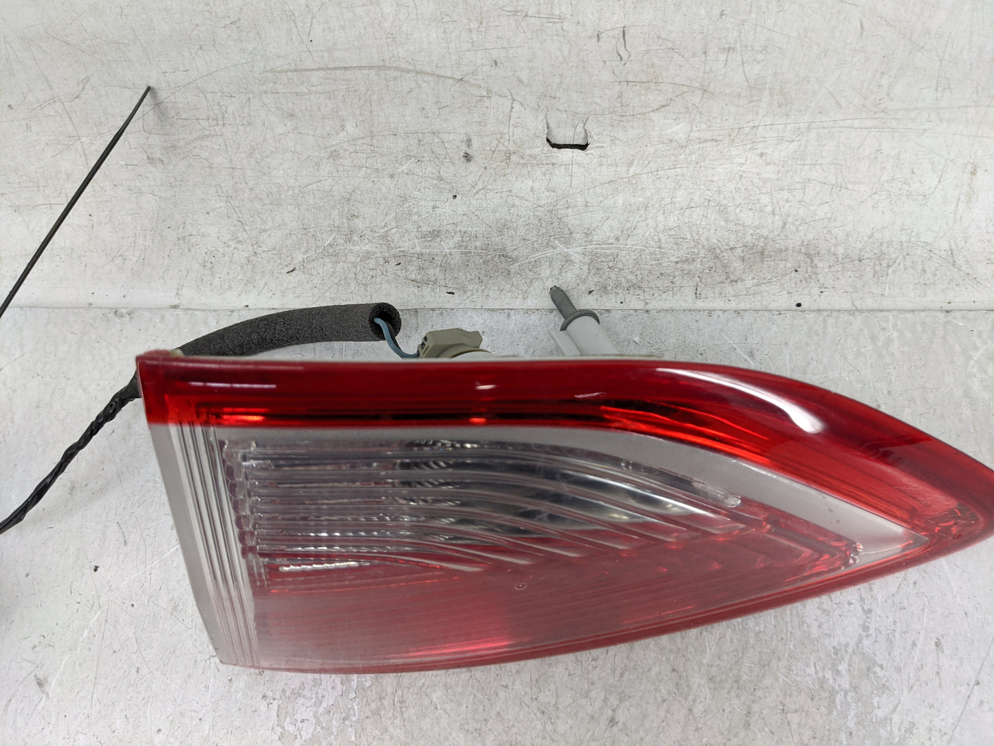 2013-2016 Ford Escape Passenger Right Side Deck Lid Mounted Tail Light - Oemusedautoparts1.com