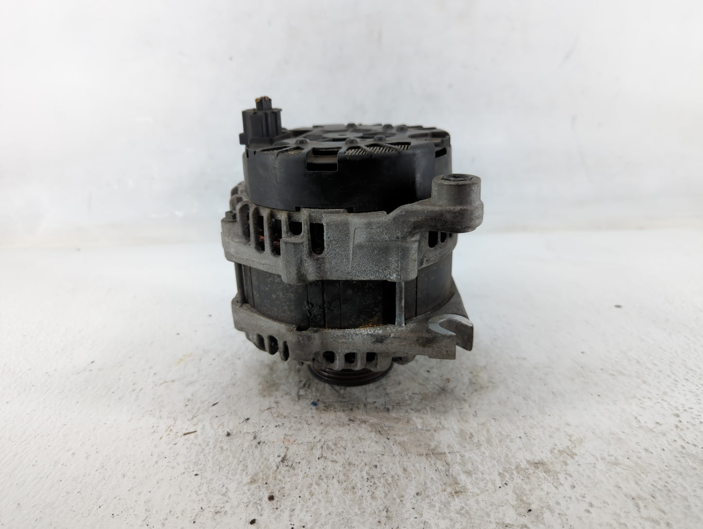 2015 Ford Expedition Alternator Replacement Generator Charging Assembly Engine OEM P/N:FL1T-10300-AB Fits OEM Used Auto Part