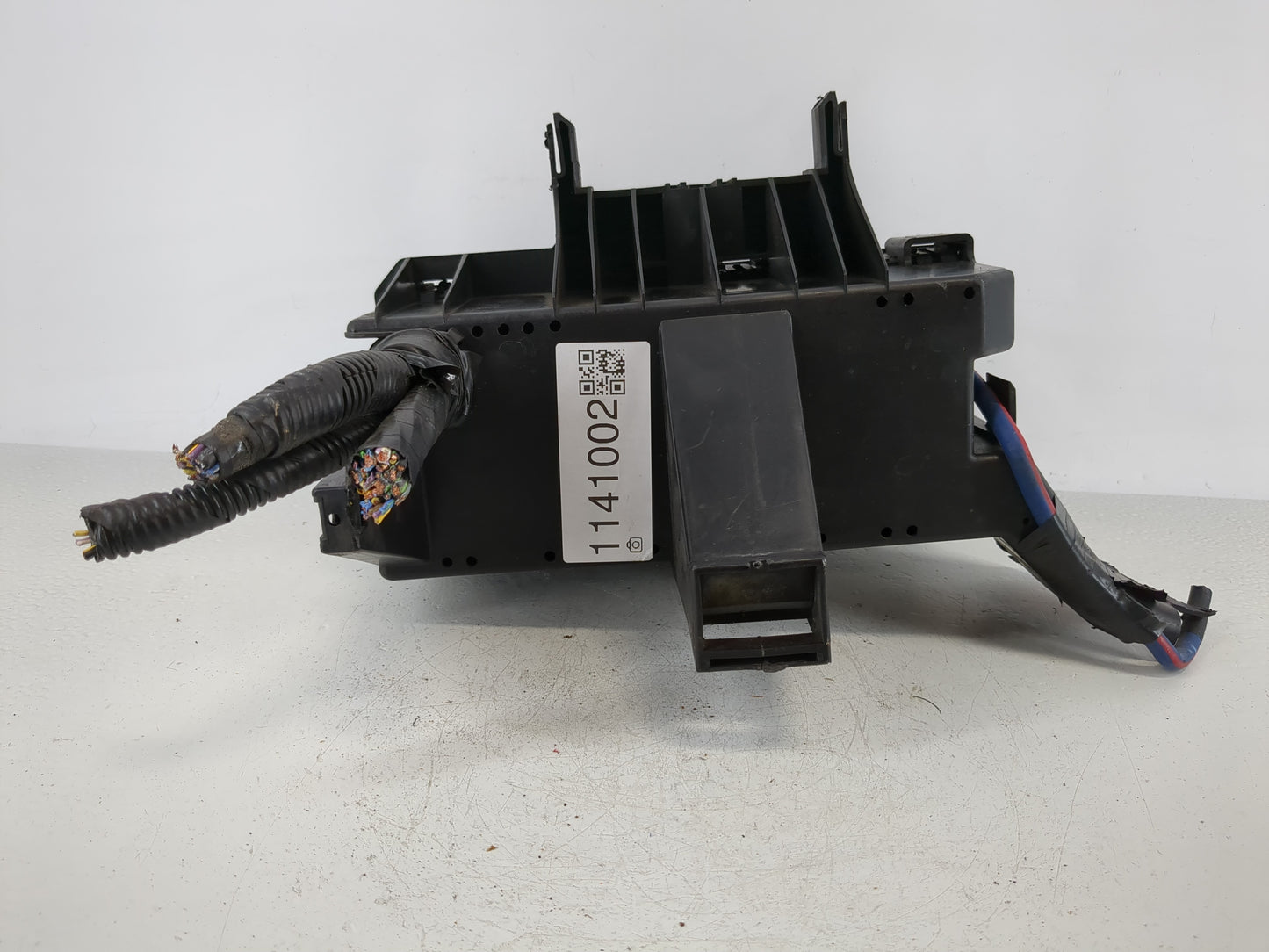 2014-2015 Ford Explorer Fusebox Fuse Box Panel Relay Module P/N:BT4T-14A003-AA Fits Fits 2014 2015 OEM Used Auto Parts - Oem