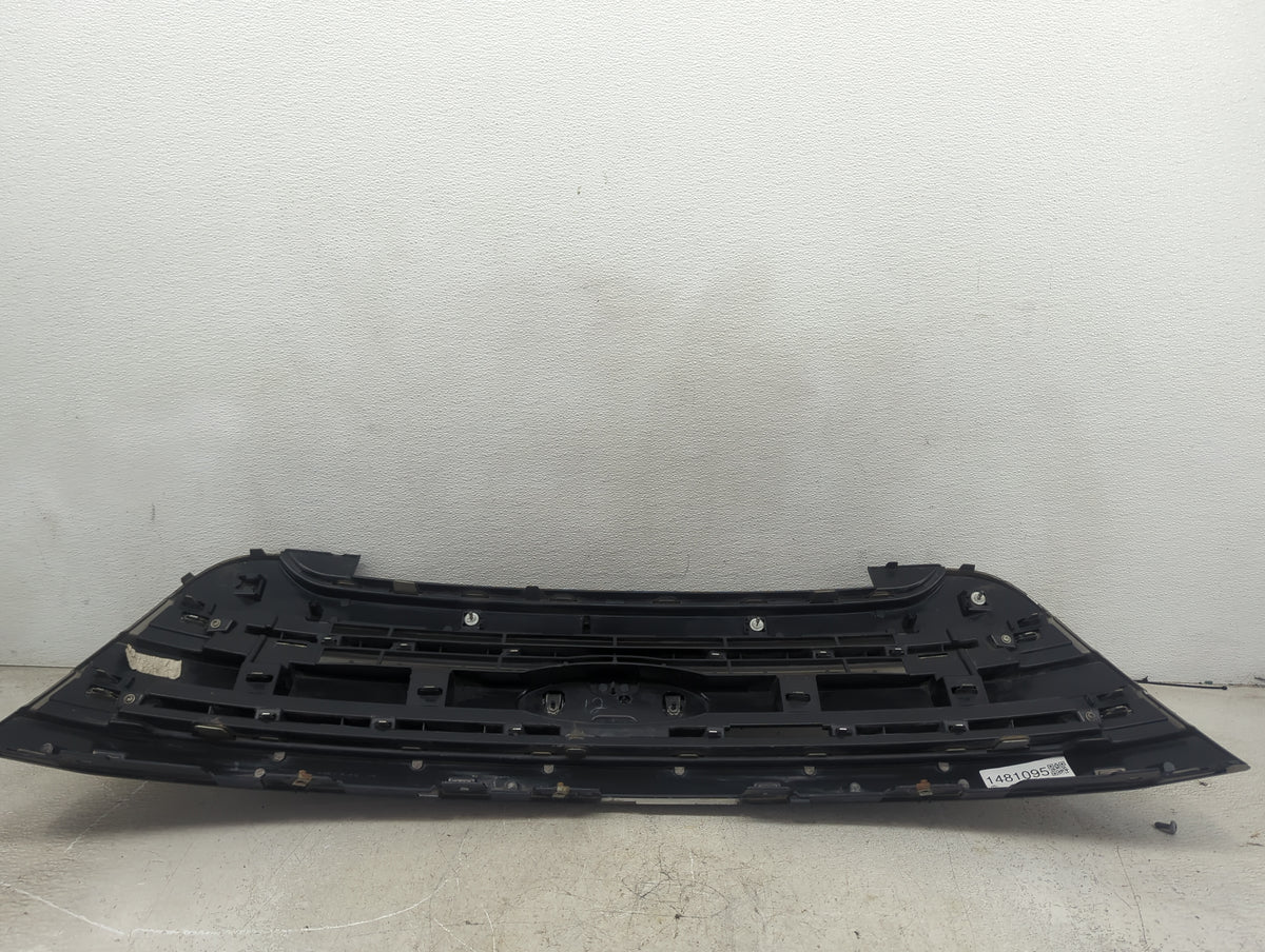 2015 Ford Explorer Front Grille Bumper Not Included Tan - Oemusedautoparts1.com