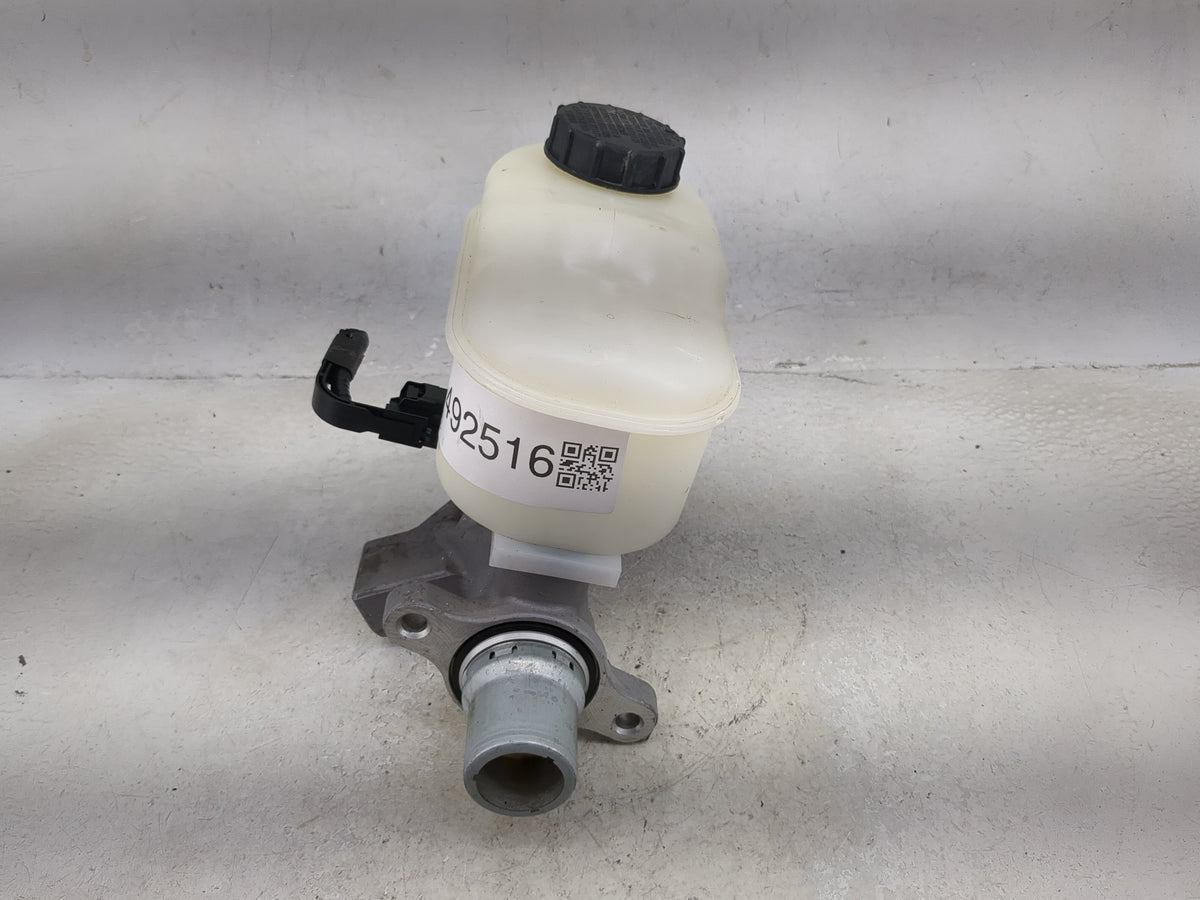 Ford F150 Brake Master Cylinder 1492516 - Oemusedautoparts1.com