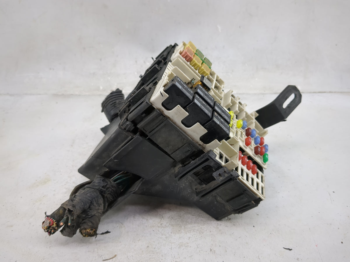 2014-2019 Ford Fiesta Fusebox Fuse Box Panel Relay Module P/N:9L2T-14B192-AA Fits Fits 2014 2015 2016 2017 2018 2019 OEM Use
