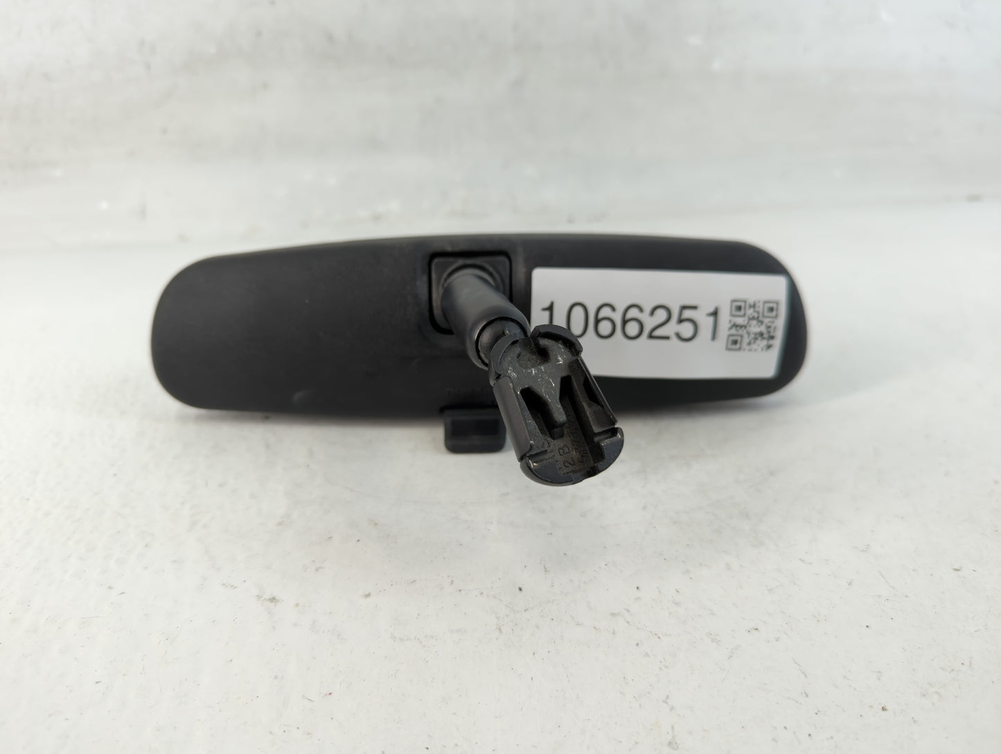2010-2018 Ford Focus Interior Rear View Mirror Replacement OEM P/N:E8011681 Fits OEM Used Auto Parts - Oemusedautoparts1.com