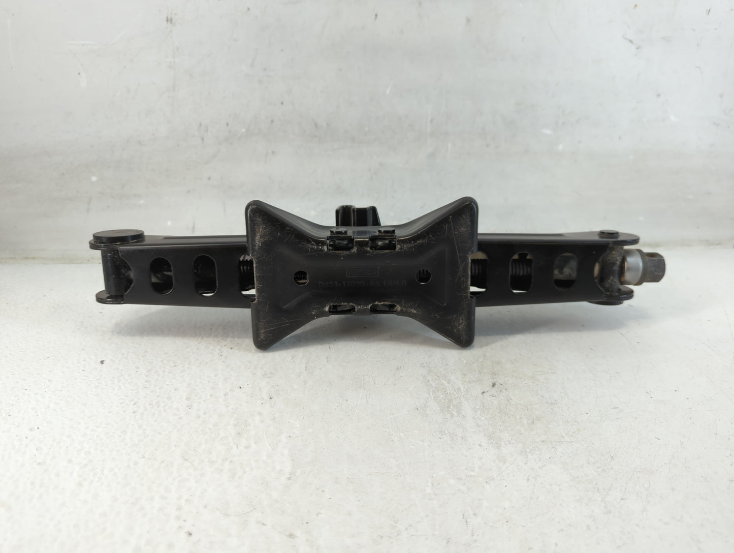 2015 Ford Focus Spare Scissor Car Jack - Oemusedautoparts1.com