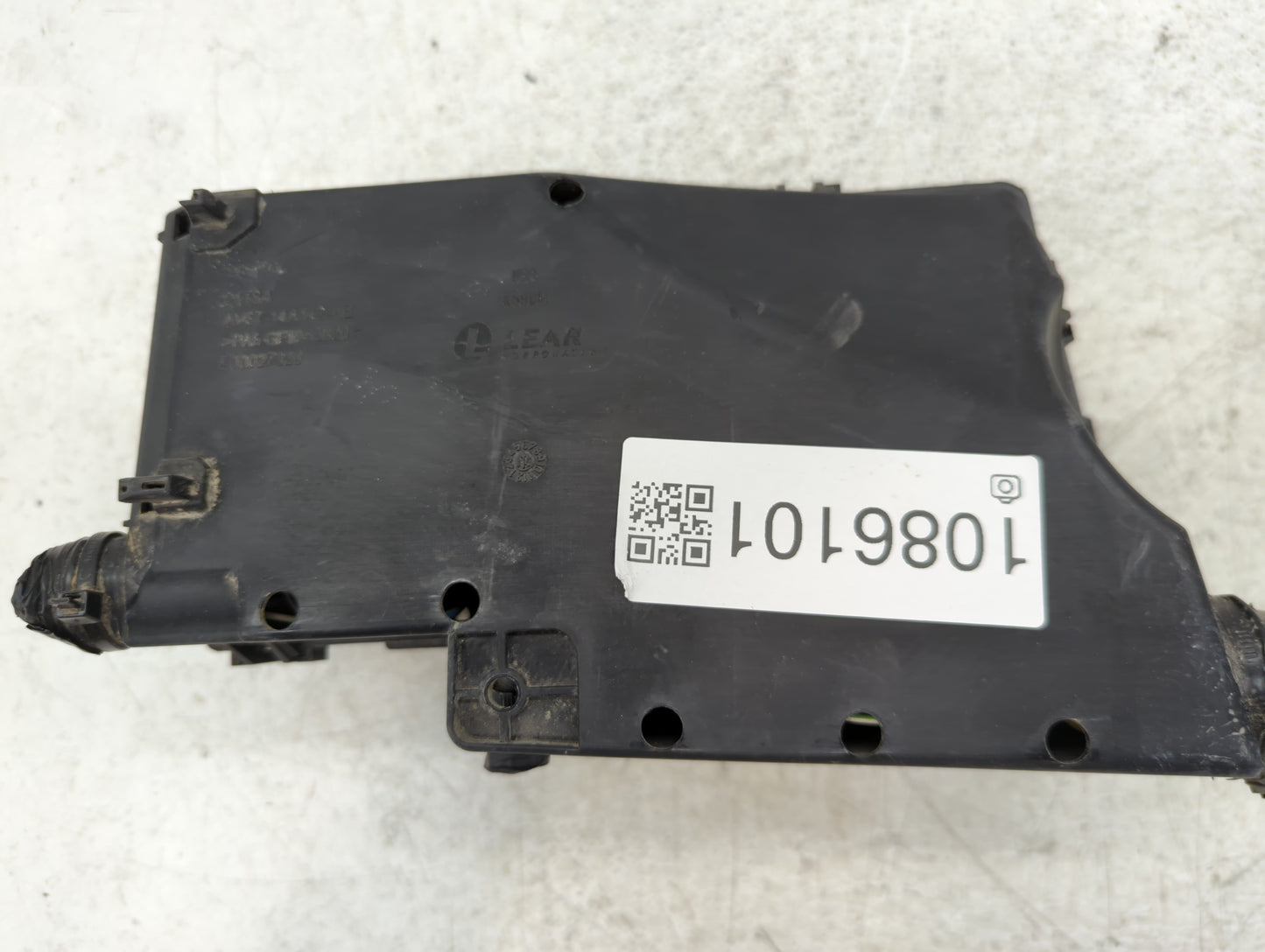2015 Ford Focus Fusebox Fuse Box Panel Relay Module P/N:AV6T-14A142-AB Fits OEM Used Auto Parts - Oemusedautoparts1.com