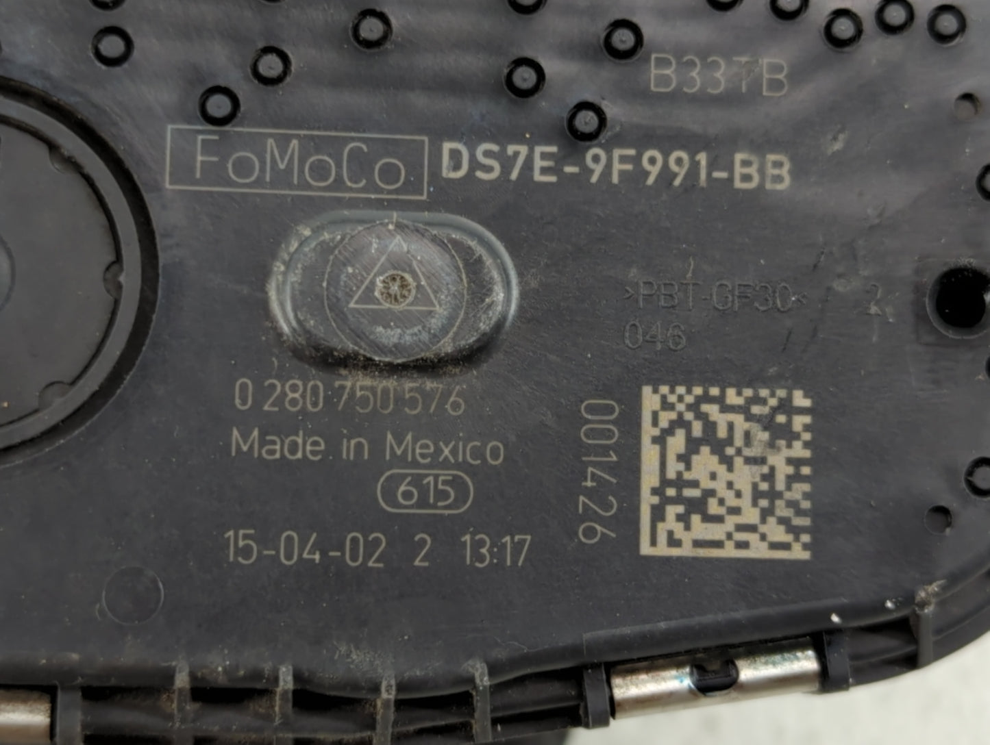 2014-2018 Ford Focus Throttle Body P/N:DS7E-9F991-BB Fits Fits 2014 2015 2016 2017 2018 2019 2020 2021 2022 OEM Used Auto Pa