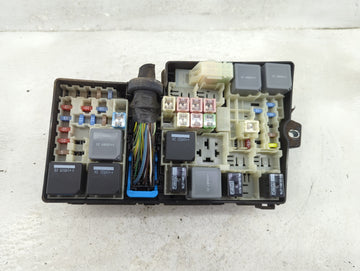 2015 Ford Focus Fusebox Fuse Box Panel Relay Module P/N:19197 000 001 AV6T-14A076-AB, 21090 000 001 Fits OEM Used Auto Parts