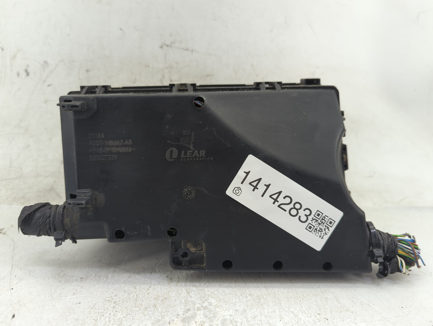 2015 Ford Focus Fusebox Fuse Box Panel Relay Module P/N:AV6T-14A076-AB 19197 000 001, 21090 000 001 Fits OEM Used Auto Parts