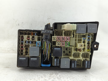 2015 Ford Focus Fusebox Fuse Box Panel Relay Module P/N:AV6T-14A076-AB 19197 000 001, 21090 000 001 Fits OEM Used Auto Parts