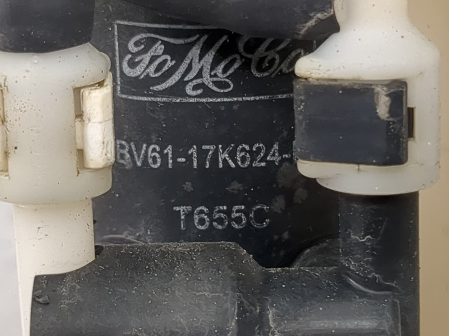 2012-2018 Ford Focus Windshield Washer Fluid Reservoir Bottle Oem 1474191 - Oemusedautoparts1.com