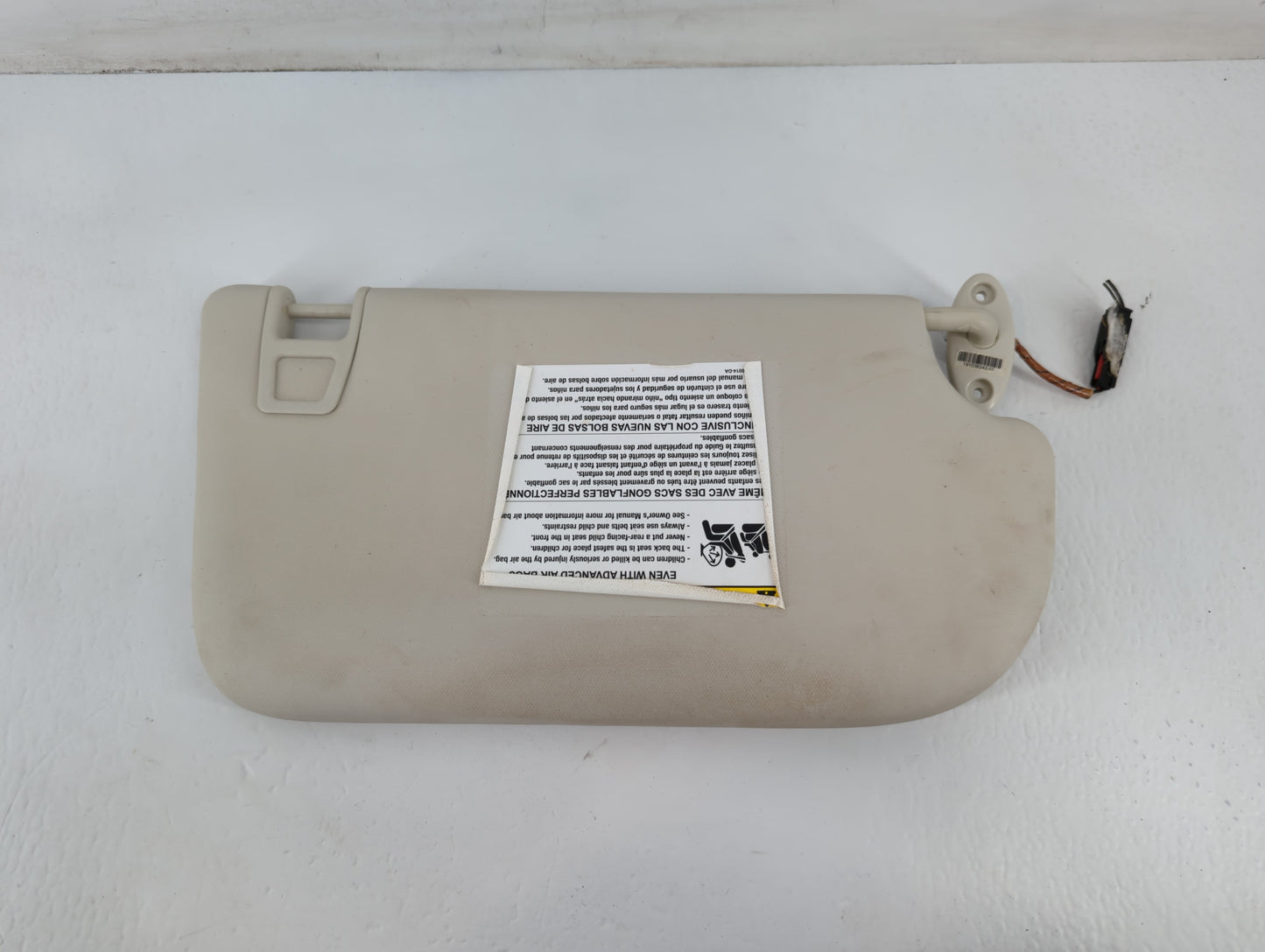 2013-2018 Ford Focus Sun Visor Shade Replacement Driver Left Mirror Fits Fits 2013 2014 2015 2016 2017 2018 OEM Used Auto Pa