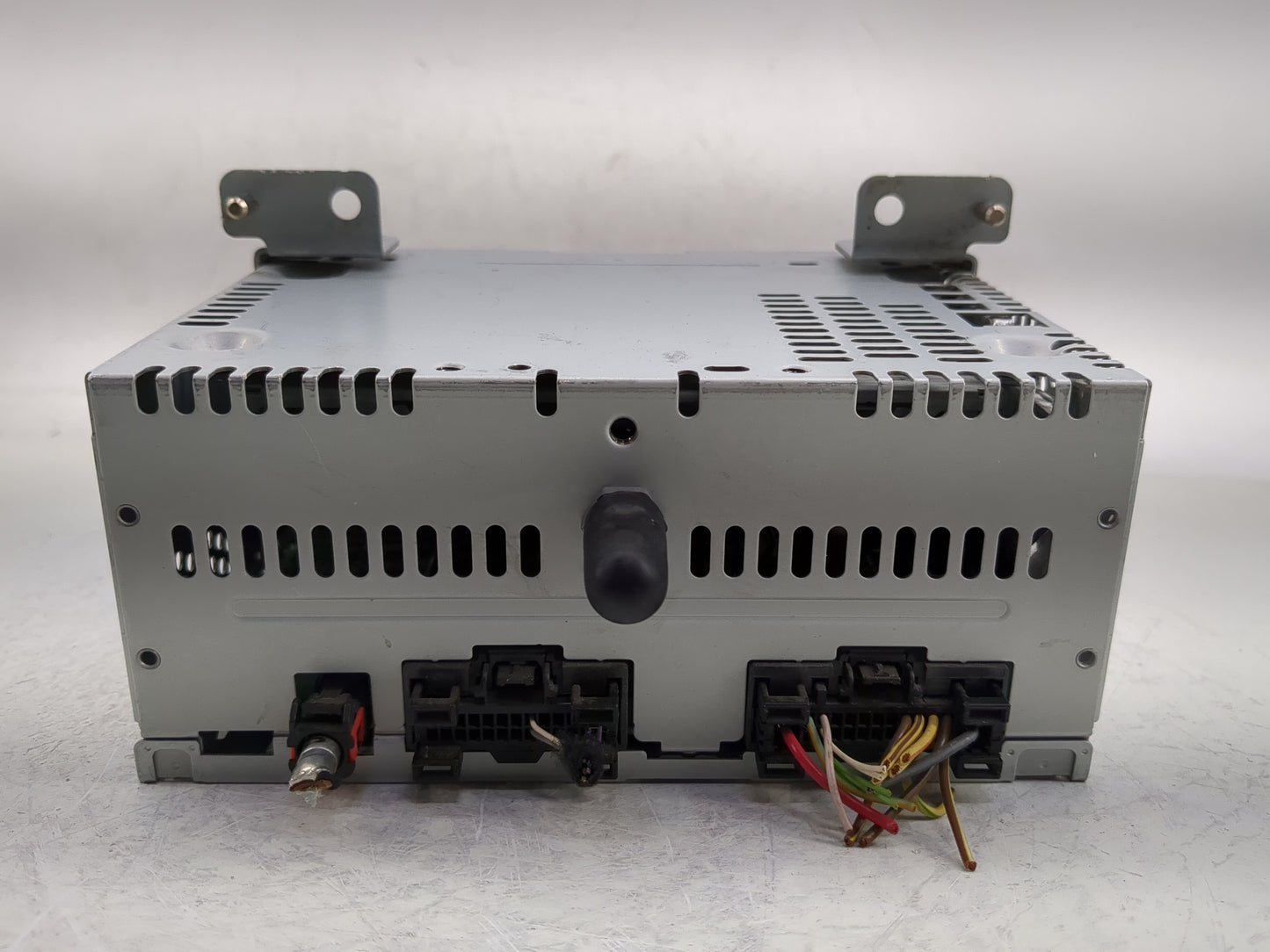 2015-2016 Ford Mustang Radio AM FM Cd Player Receiver Replacement P/N:FR3T-19C107-JJ Fits Fits 2015 2016 OEM Used Auto Parts