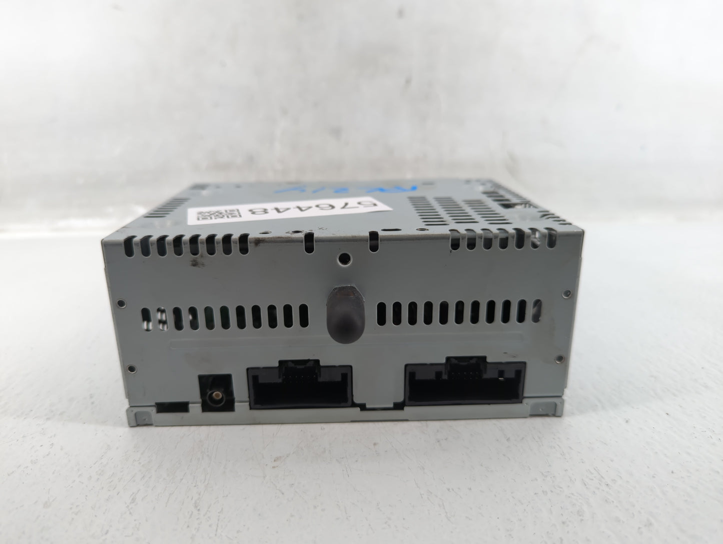 2015-2016 Ford Mustang Radio AM FM Cd Player Receiver Replacement P/N:FR3T-19C107-SE Fits Fits 2015 2016 OEM Used Auto Parts