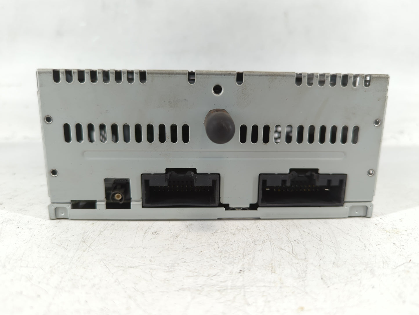 2015-2016 Ford Mustang Radio AM FM Cd Player Receiver Replacement P/N:FR3T-19C107-SE Fits Fits 2015 2016 OEM Used Auto Parts