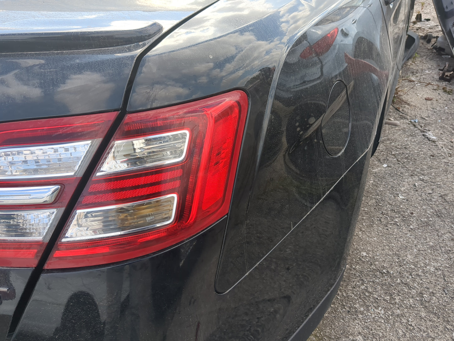 2013-2019 Ford Taurus Tail Light Assembly Passenger Right OEM Fits Fits 2013 2014 2015 2016 2017 2018 2019 OEM Used Auto Par