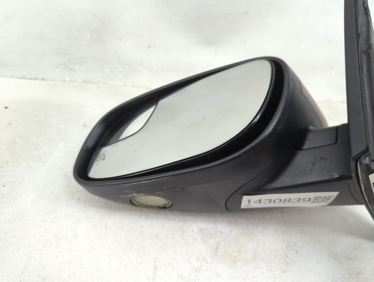 2010-2019 Ford Taurus Driver Side View Mirror - Left Door Mirror OEM Used - Oemusedautoparts1.com