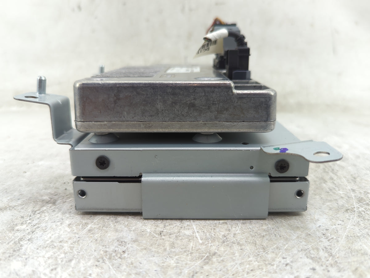 2014-2019 Ford Taurus Radio AM FM Cd Player Receiver Replacement P/N:DG1T-14F239-BU XT6V6848 Fits OEM Used Auto Parts - Oemu