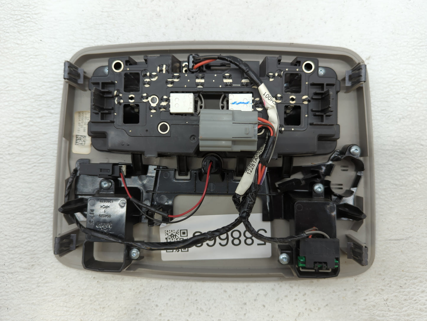2015 Gmc Acadia Overhead Roof Console - Oemusedautoparts1.com