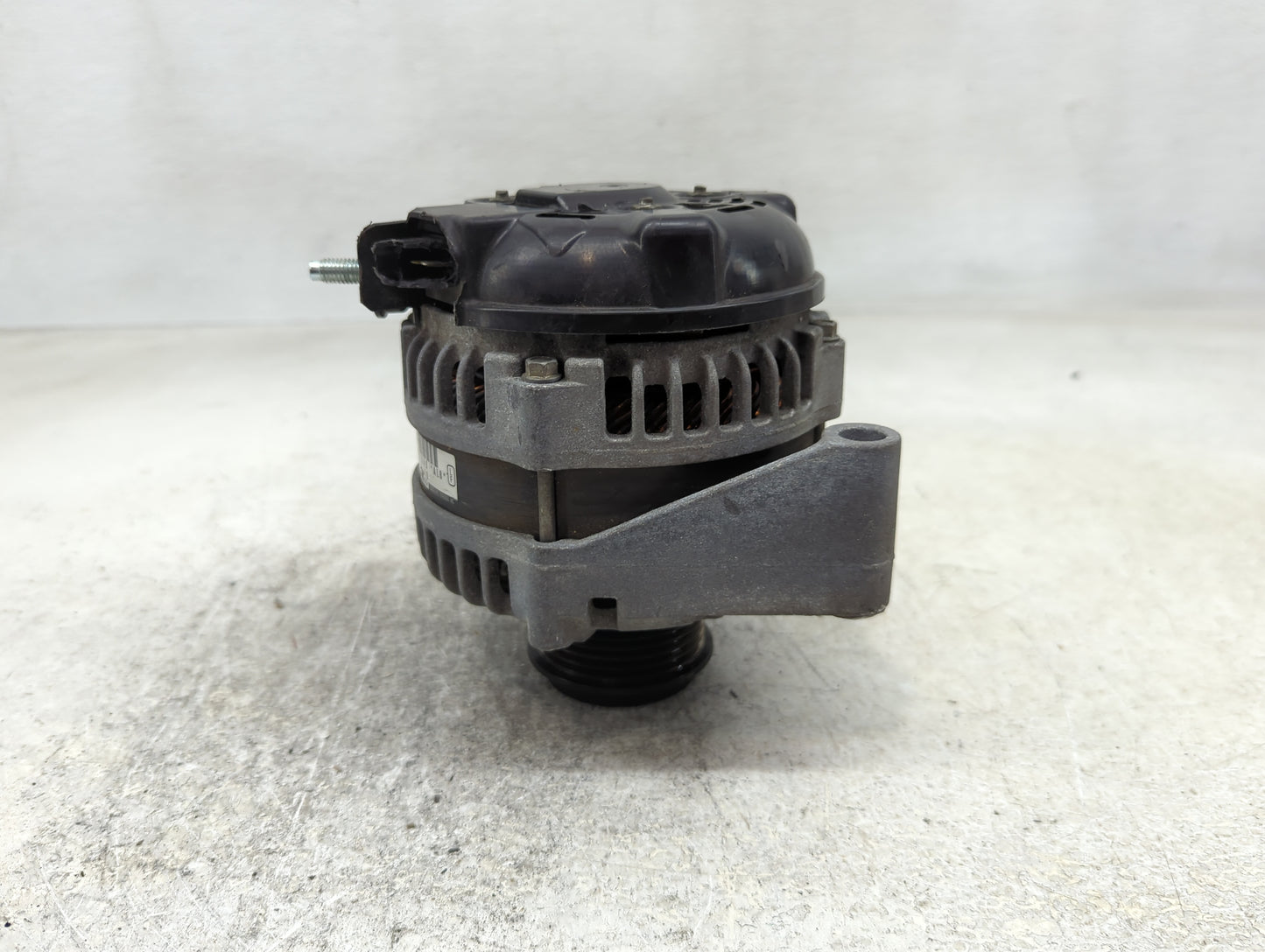 2014-2019 Gmc Sierra 1500 Alternator Replacement Generator Charging Assembly Engine OEM P/N:23487089 Fits OEM Used Auto Part