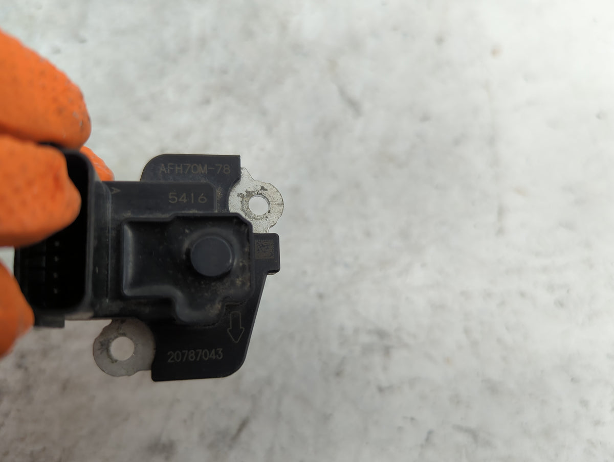 2014-2019 Gmc Sierra 1500 Mass Air Flow Meter Maf Sensor 1499445 - Oemusedautoparts1.com