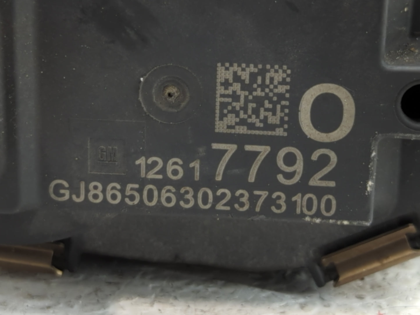 2014-2022 Gmc Sierra 1500 Throttle Body P/N:12617792 Fits Fits 2014 2015 2016 2017 2018 2019 2020 2021 2022 OEM Used Auto Pa