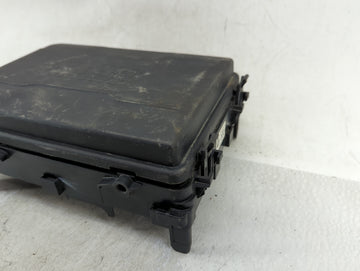 2017-2019 Gmc Sierra 2500 Fusebox Fuse Box Panel Relay Module Fits Fits 2017 2018 2019 OEM Used Auto Parts