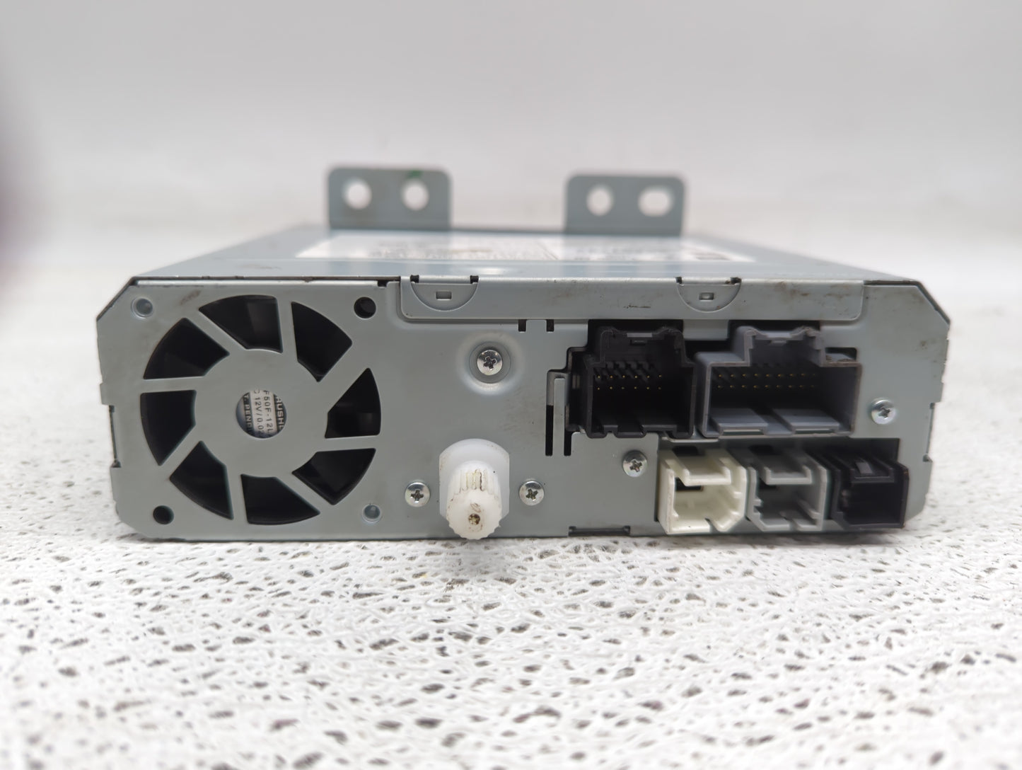 2015 Gmc Yukon Xl 1500 Radio AM FM Cd Player Receiver Replacement P/N:23487132 Fits OEM Used Auto Parts - Oemusedautoparts1.