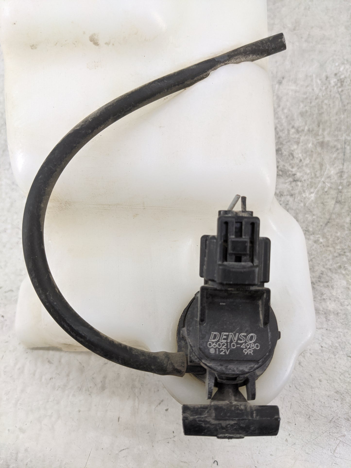 2013-2017 Honda Accord Windshield Washer Fluid Reservoir Bottle Oem 1476938 - Oemusedautoparts1.com