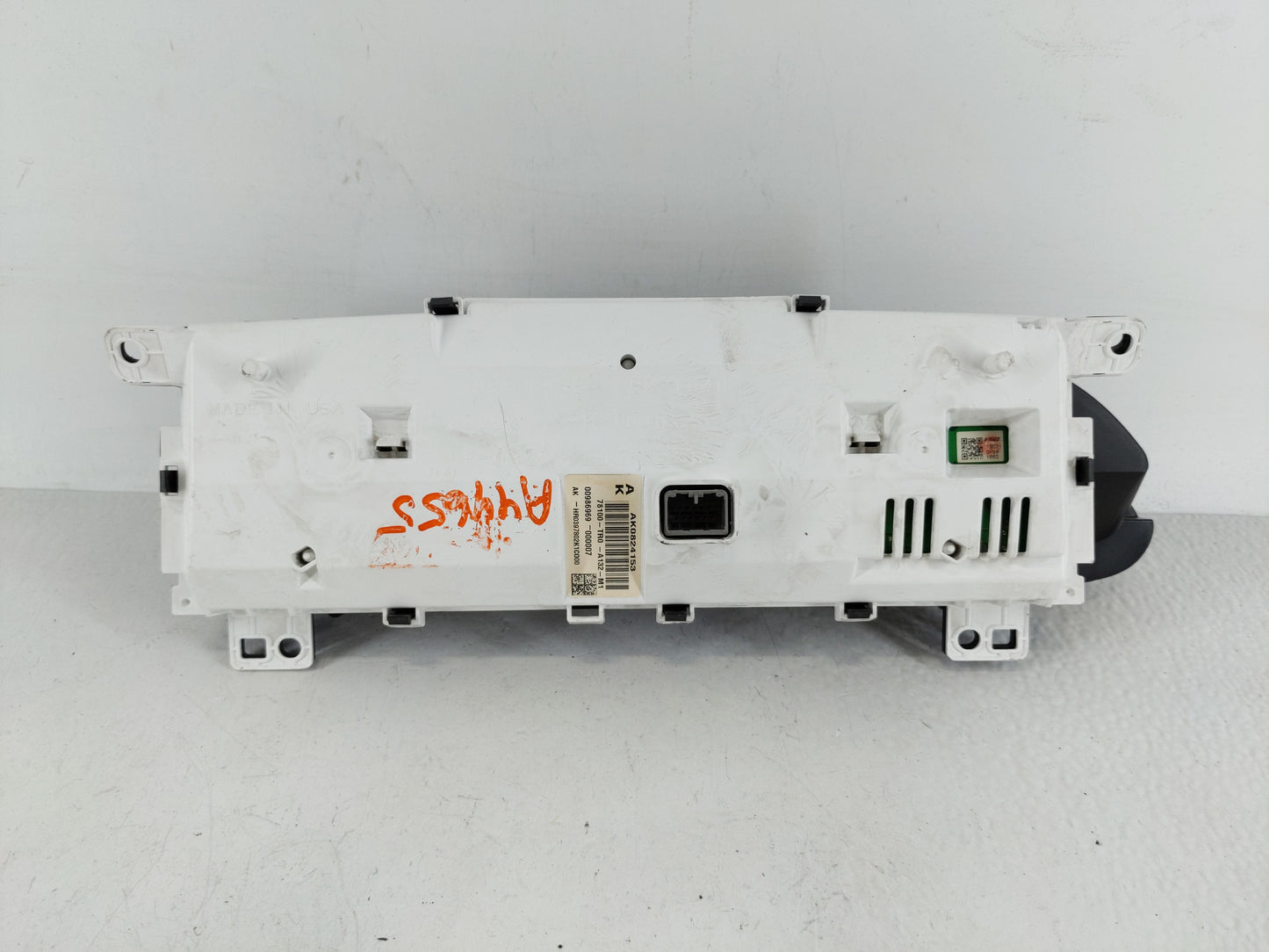 2014-2015 Honda Civic Instrument Cluster Speedometer Gauges P/N:78100-TR0-A132-M1 Fits Fits 2014 2015 OEM Used Auto Parts -